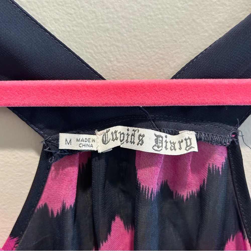 Chevron Pattern Sheer Tank Top - Picture 2 of 6